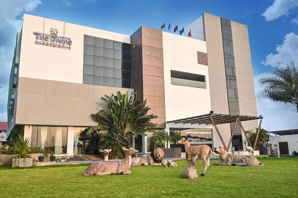 The Divine Resort — фото 1
