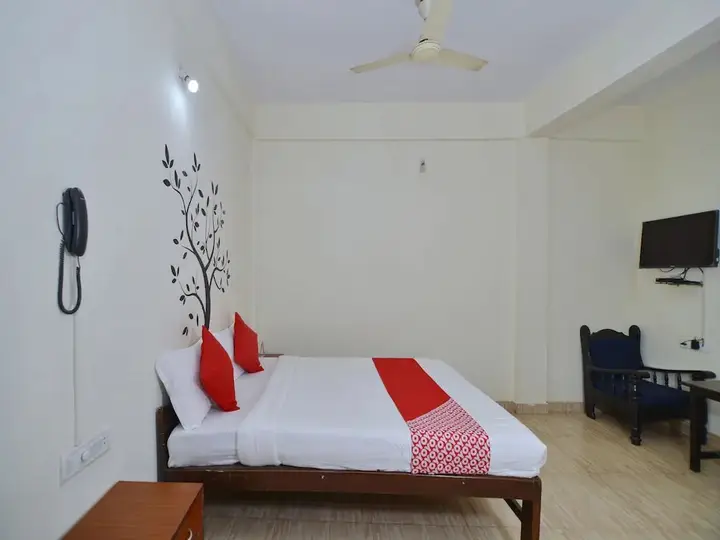 Арпора: OYO 833 Hotel Prince Santosh Holiday Homes