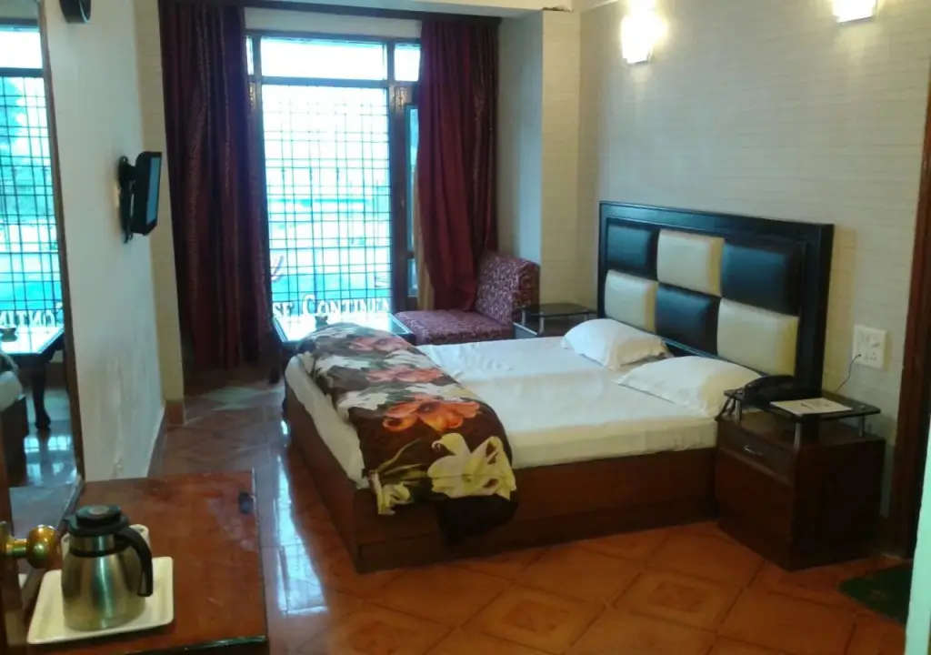 Массури: Hotel Paradise Continental