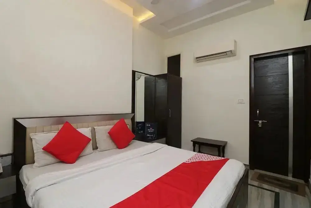 Агра: OYO 24723 Hotel Atul Palace