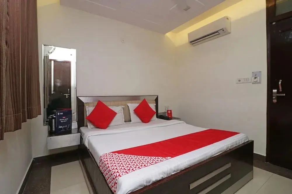 Агра: OYO 24723 Hotel Atul Palace