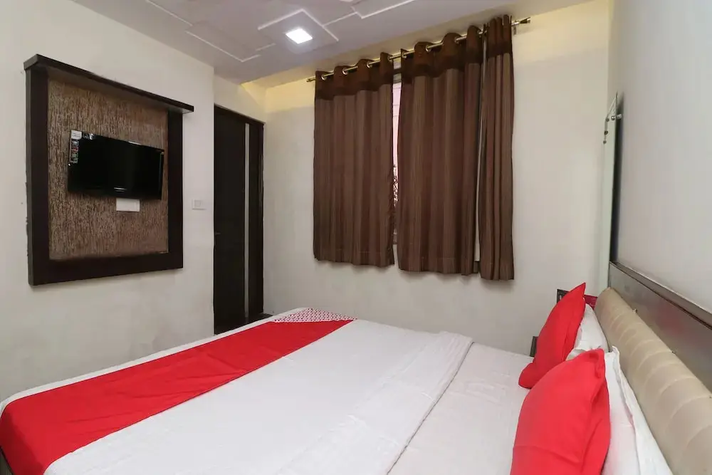 Агра: OYO 24723 Hotel Atul Palace