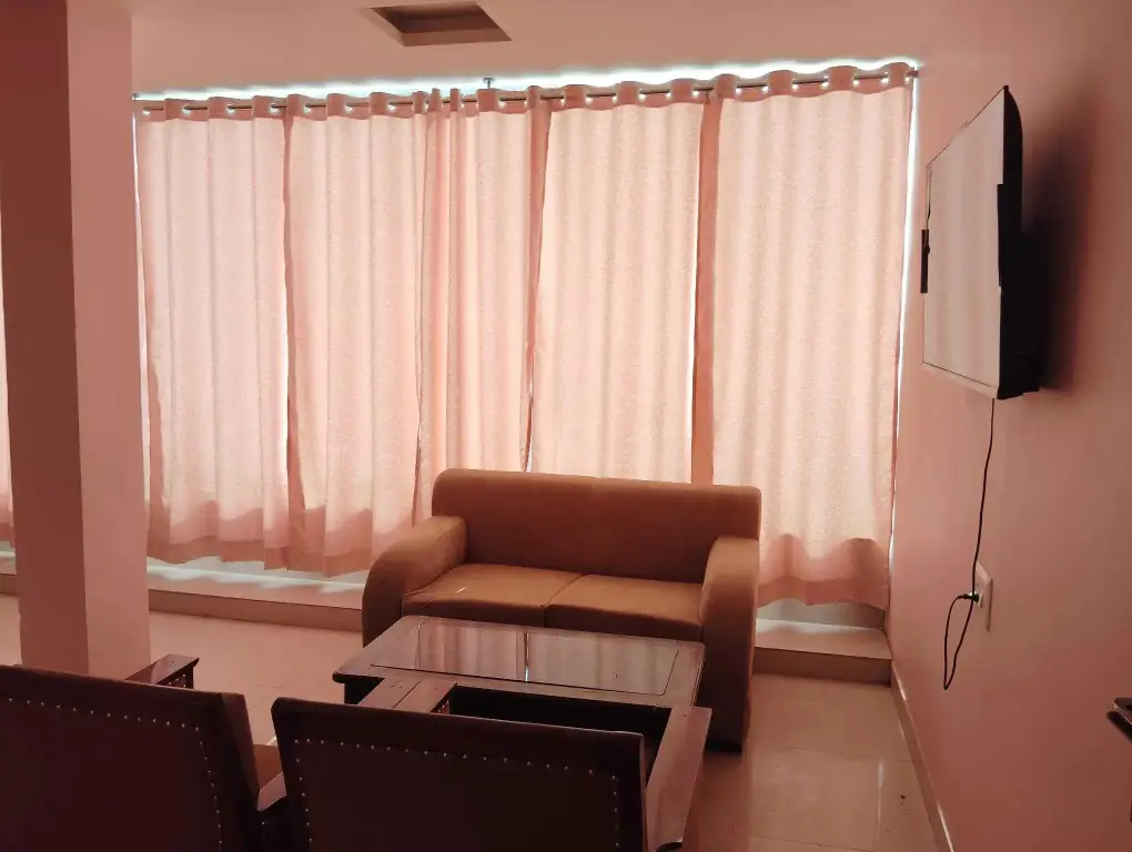 Патна: Aalcajars Inn