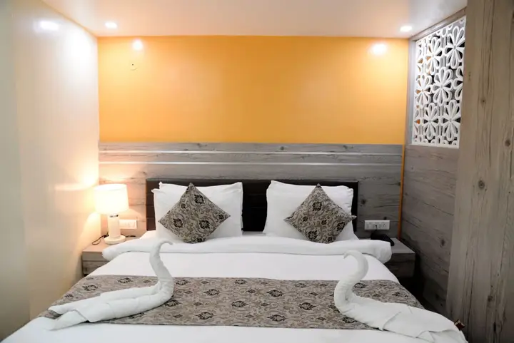 Патна: Aalcajars Inn