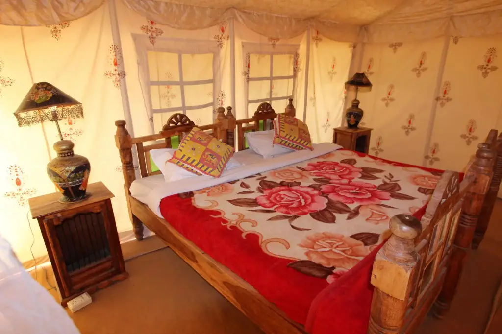 Каной: Sheesh Mahal Desert Camp