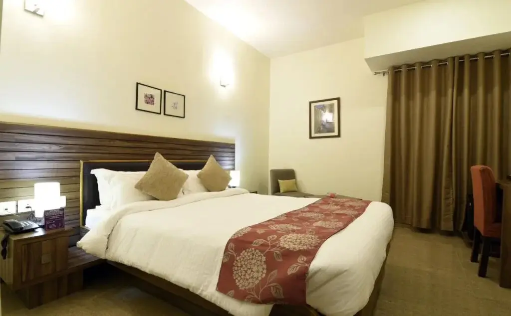 Шиллонг: Hotel Poinisuk