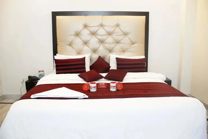 Нойда: OYO Rooms Noida Sector 71 WP Block