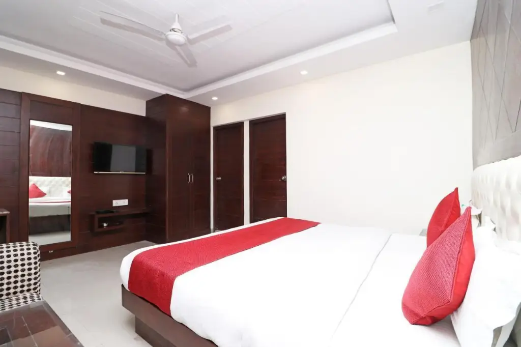 Массури: OYO 1679 Value Hotel