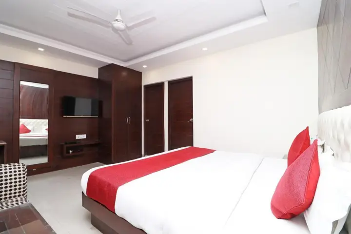 Массури: OYO 1679 Value Hotel