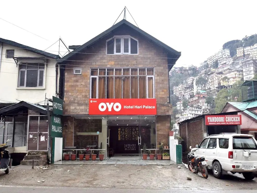 OYO 1590 Hotel Hari Palace — фото 1