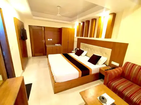 Hotel Samrat - On Mall Road — фото 1