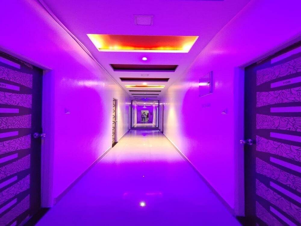 Нави-Мумбай: Hotel Prince International