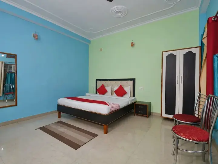 Сарнатх: OYO 4409 Hotel Chaitanya Inn