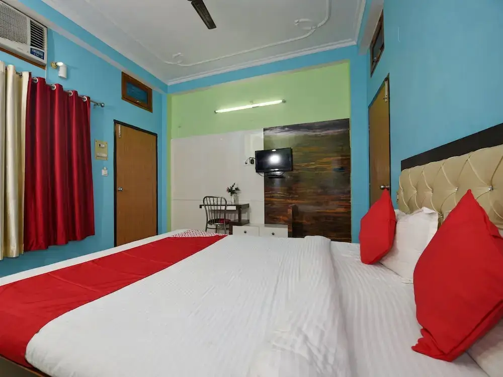 Сарнатх: OYO 4409 Hotel Chaitanya Inn
