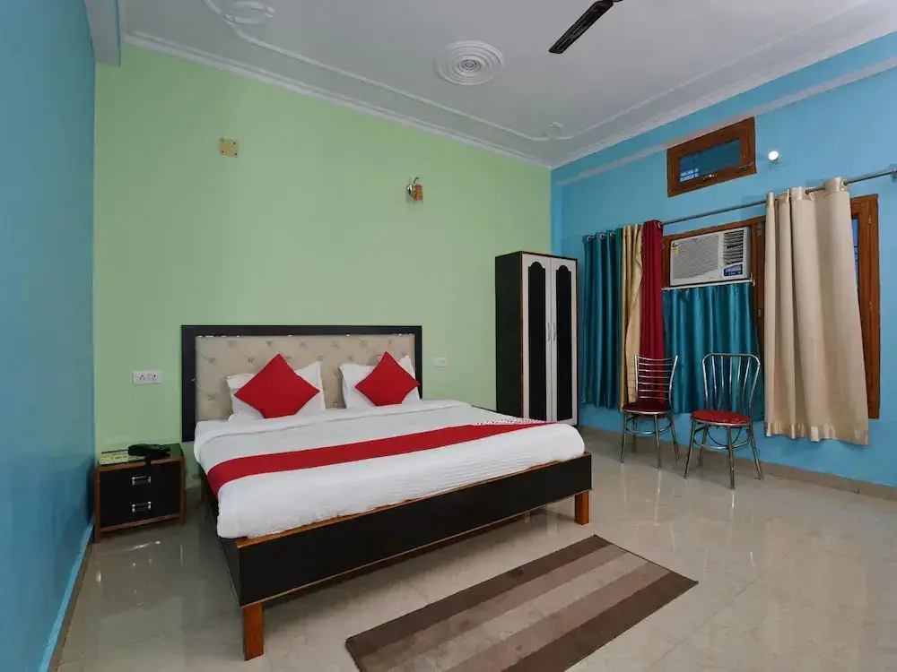 Сарнатх: OYO 4409 Hotel Chaitanya Inn
