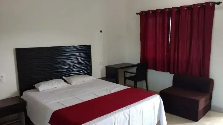 Даполи: Whistling Waves Beach Resort