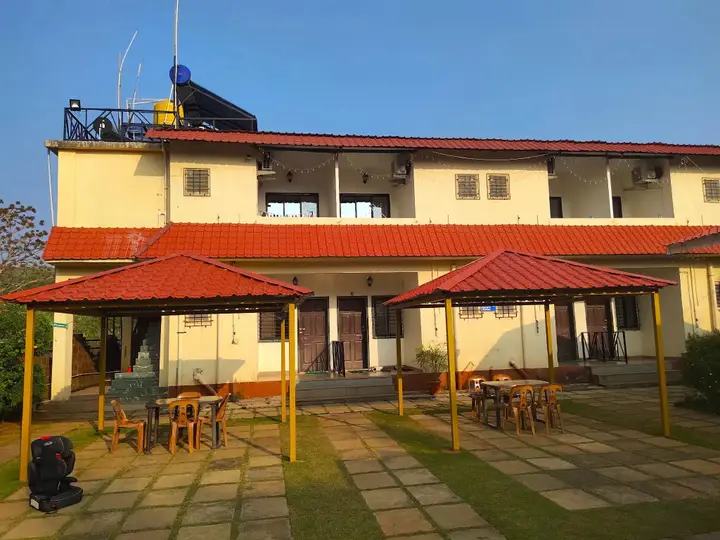 Даполи: Whistling Waves Beach Resort