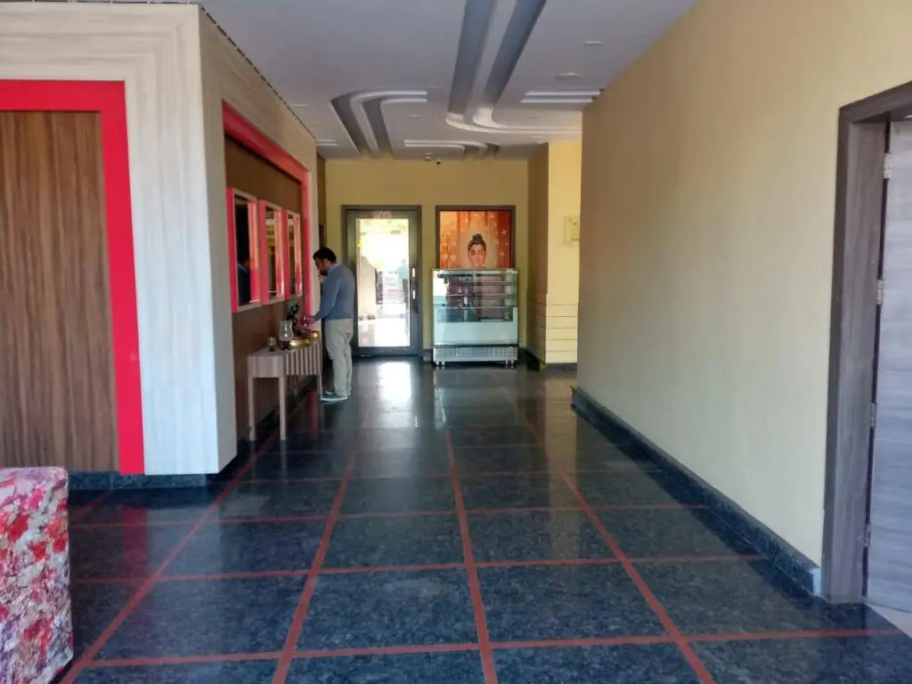 Кангра: Hotel Kangra Rodeway Inn