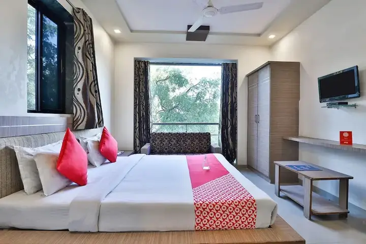 Гандхинагар: OYO 2389 Hotel The Grand Pritam