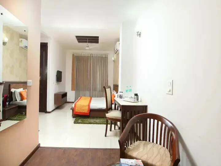 Гуруграм: OYO 2216 Hotel Live Inn