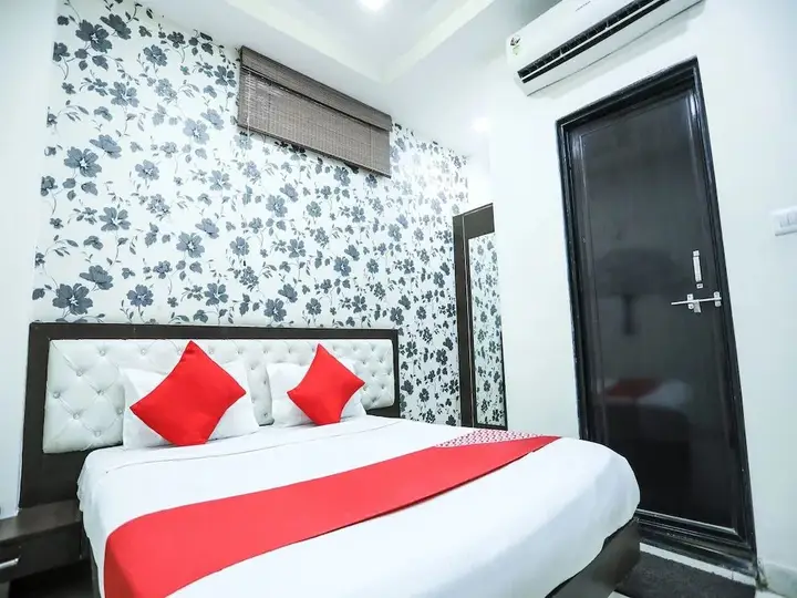Бхопал: Hotel Madhuram Palace