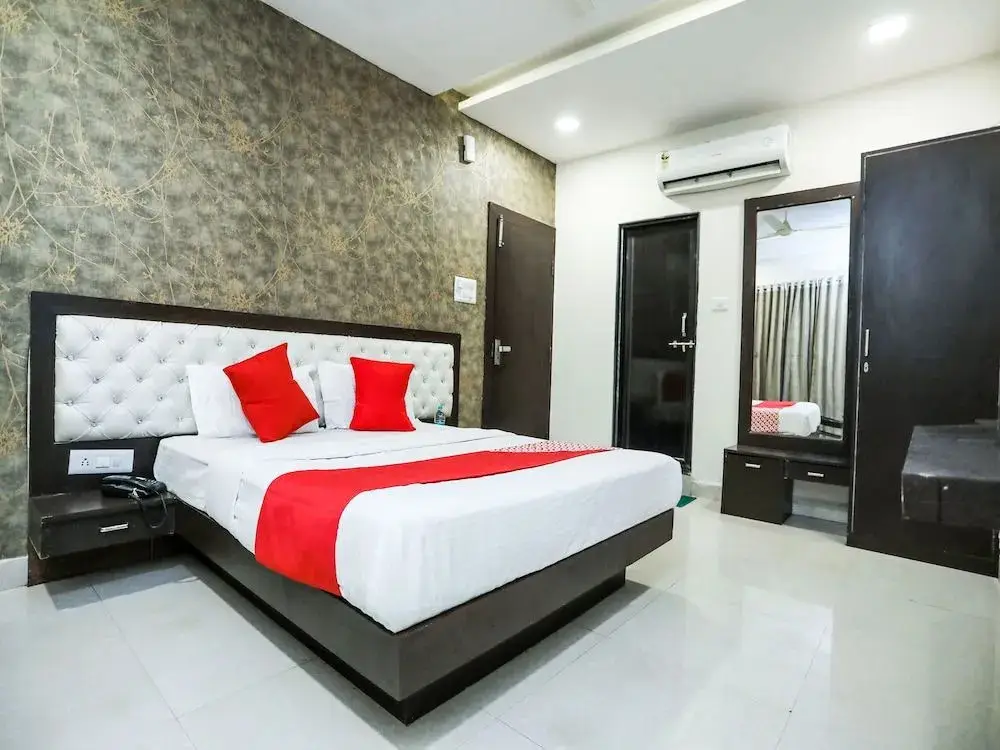 Бхопал: Hotel Madhuram Palace