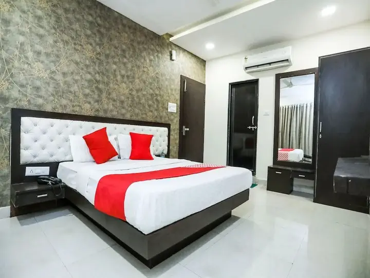 Бхопал: Hotel Madhuram Palace