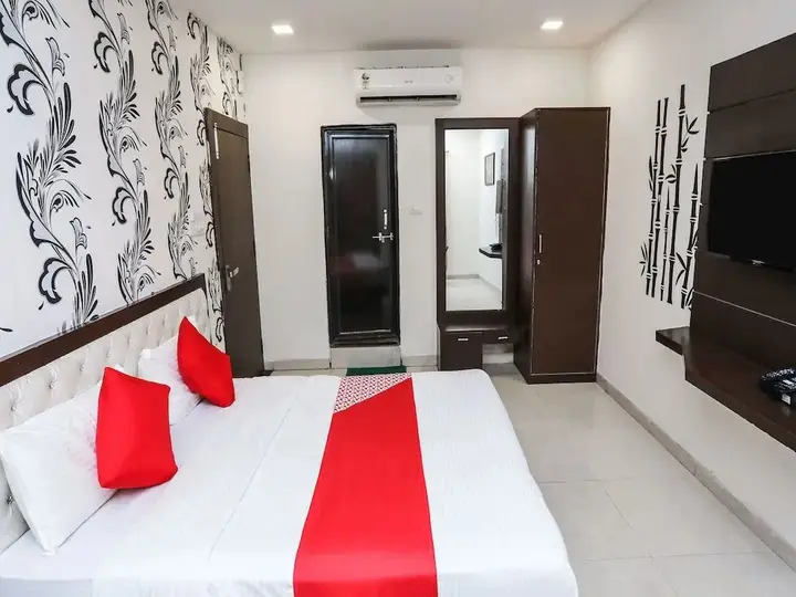 Бхопал: Hotel Madhuram Palace