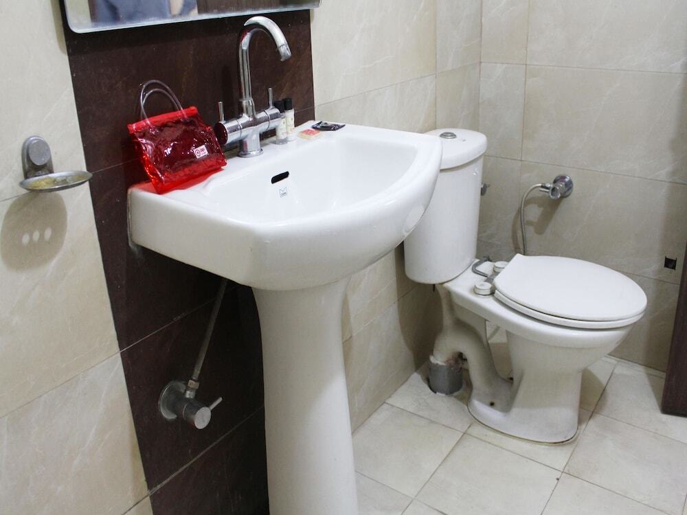 Пантнагар: OYO 2824 Hotel Aroma Classic