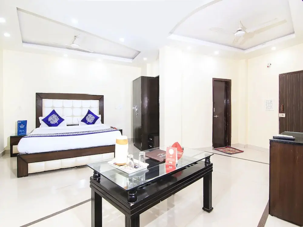 Канпур: OYO 2569 Hotel Paradise