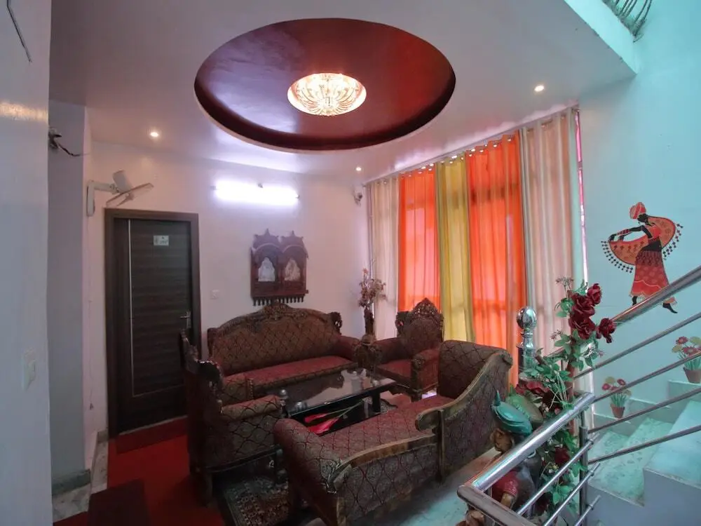 Гвалиор: OYO 2756 Hotel Virasat