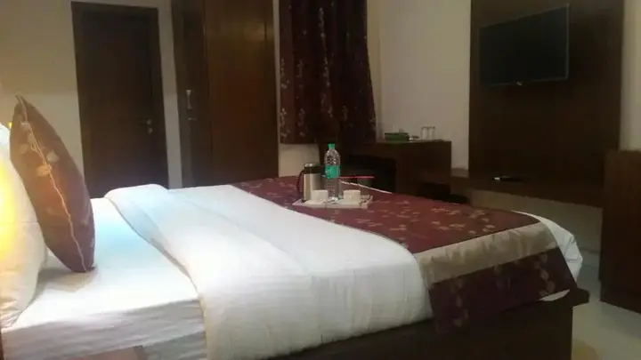 Нойда: OYO Rooms Noida Expressway Sector 44