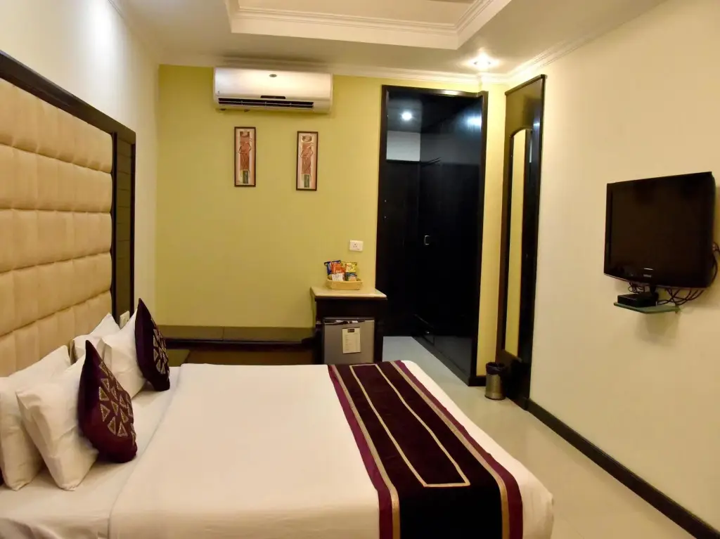 Чандигарх: OYO 2148 Hotel Metro 43