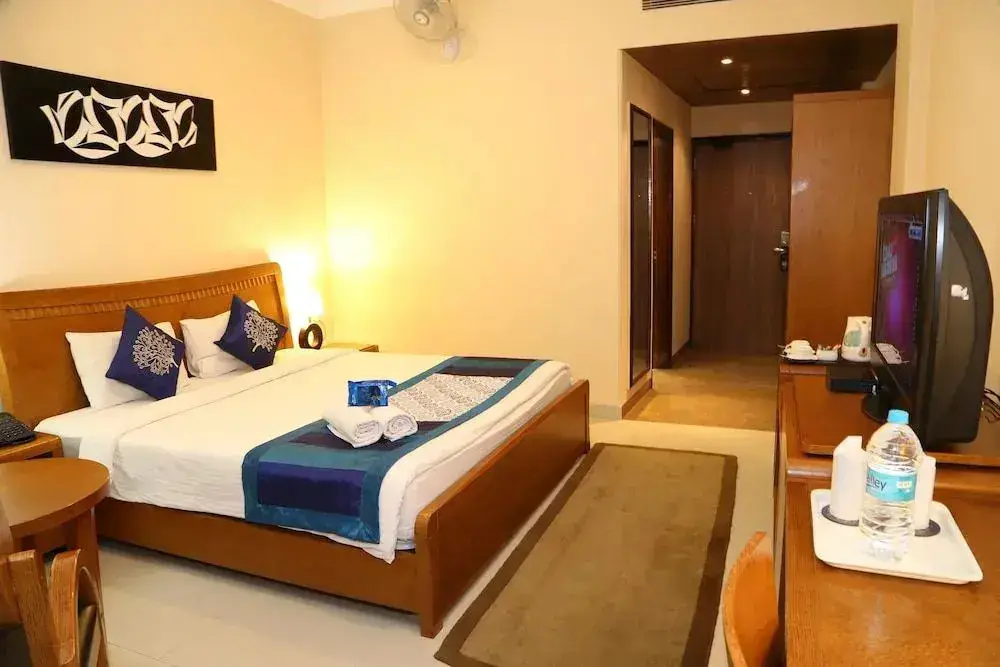 Бадди: OYO 2192 Hotel Gianz