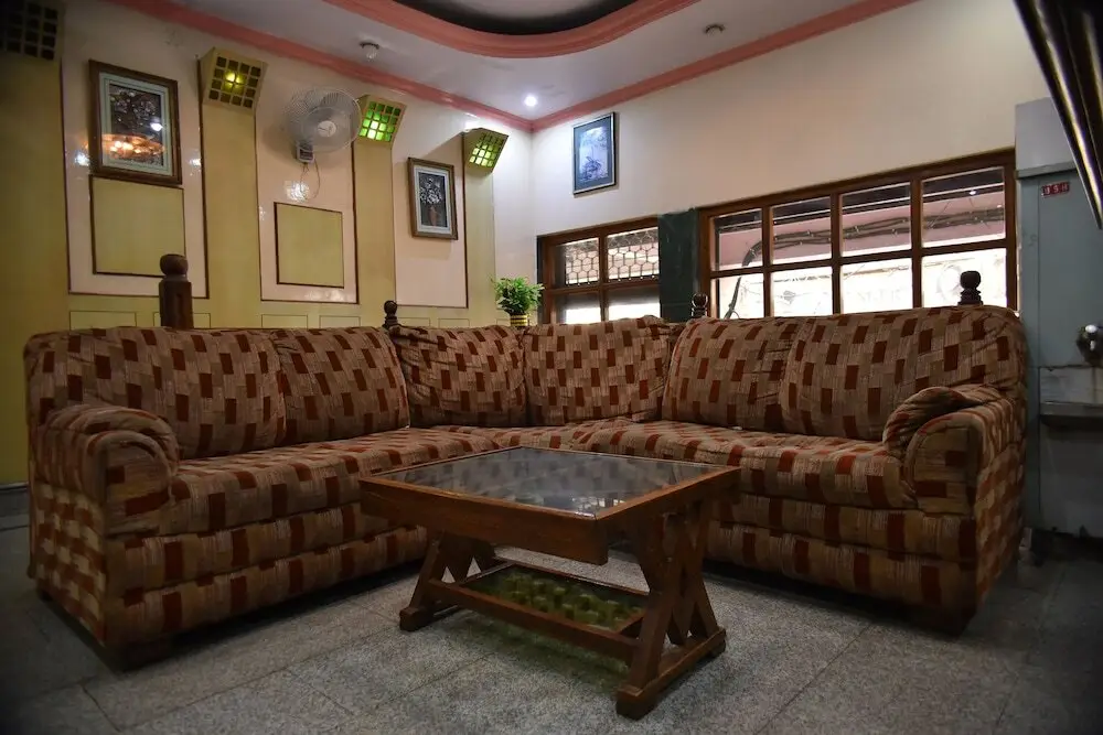 OYO Rooms Near Mansarovar Garden — фото 1