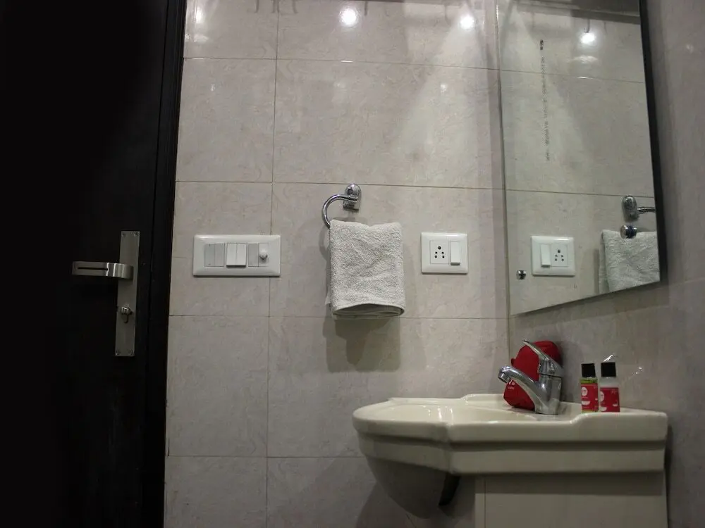 Нью-Дели: Hotel Lotus BB By OYO Rooms