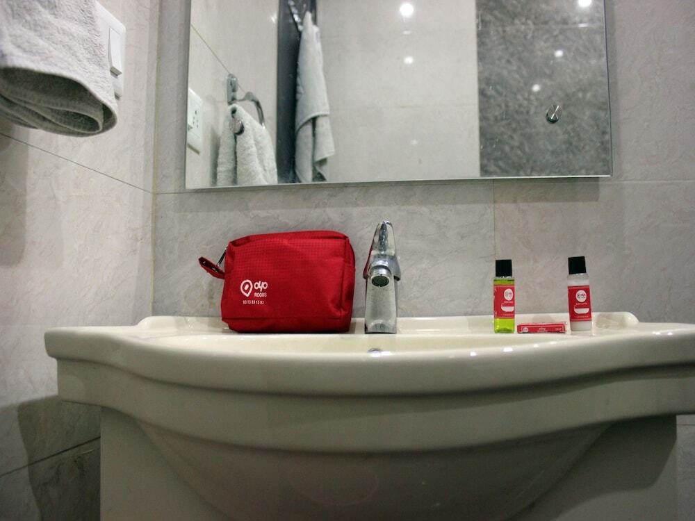 Нью-Дели: Hotel Lotus BB By OYO Rooms