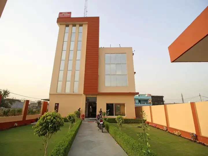 Большая Нойда: Hotel City Rooms Greater Noida by OYO Rooms