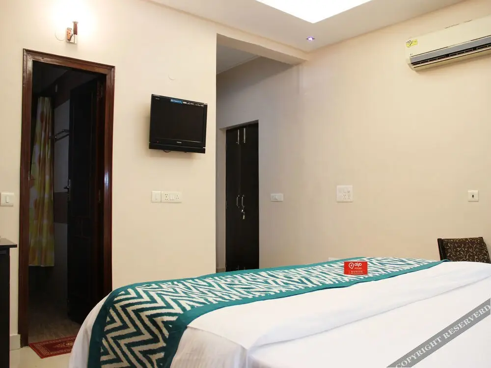 Нойда: OYO Rooms Sai Temple Noida Sector 61