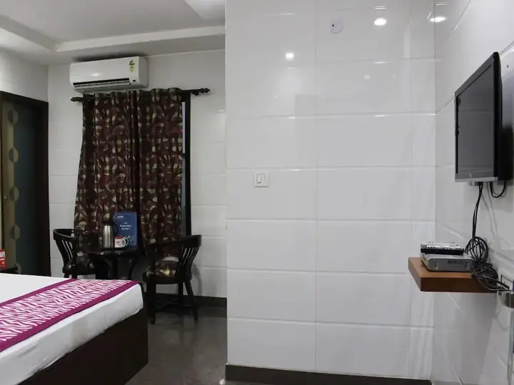 Нью-Дели: OYO 2705 Hotel Preet Palace