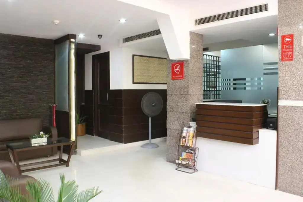 Нью-Дели: Capital O 2457 Hotel Green Lotus