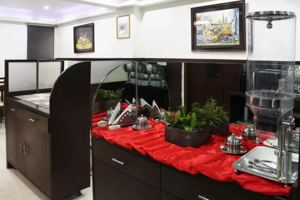 Нью-Дели: Capital O 2457 Hotel Green Lotus