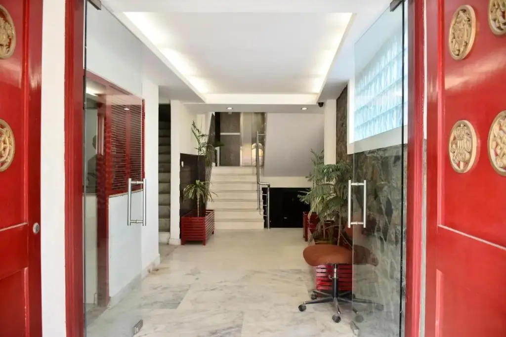 Нью-Дели: Capital O 2457 Hotel Green Lotus