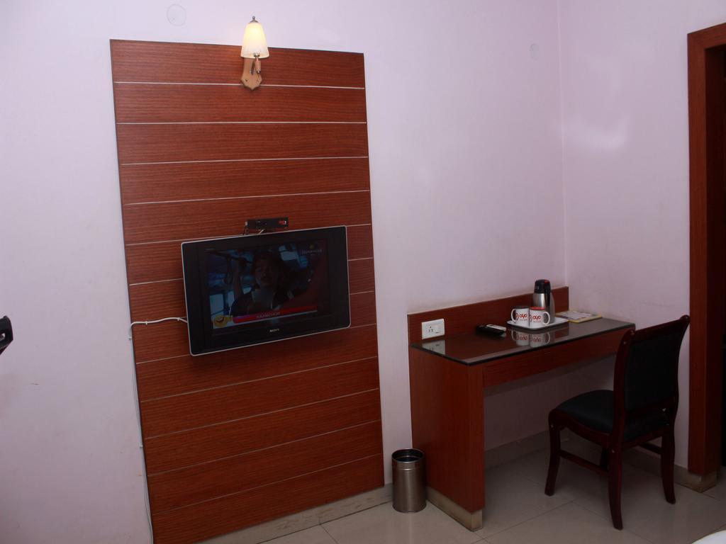 Майсур: OYO 2410 Nerambally Hotel Mysore
