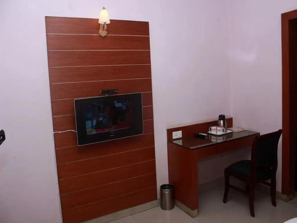 Майсур: OYO 2410 Nerambally Hotel Mysore
