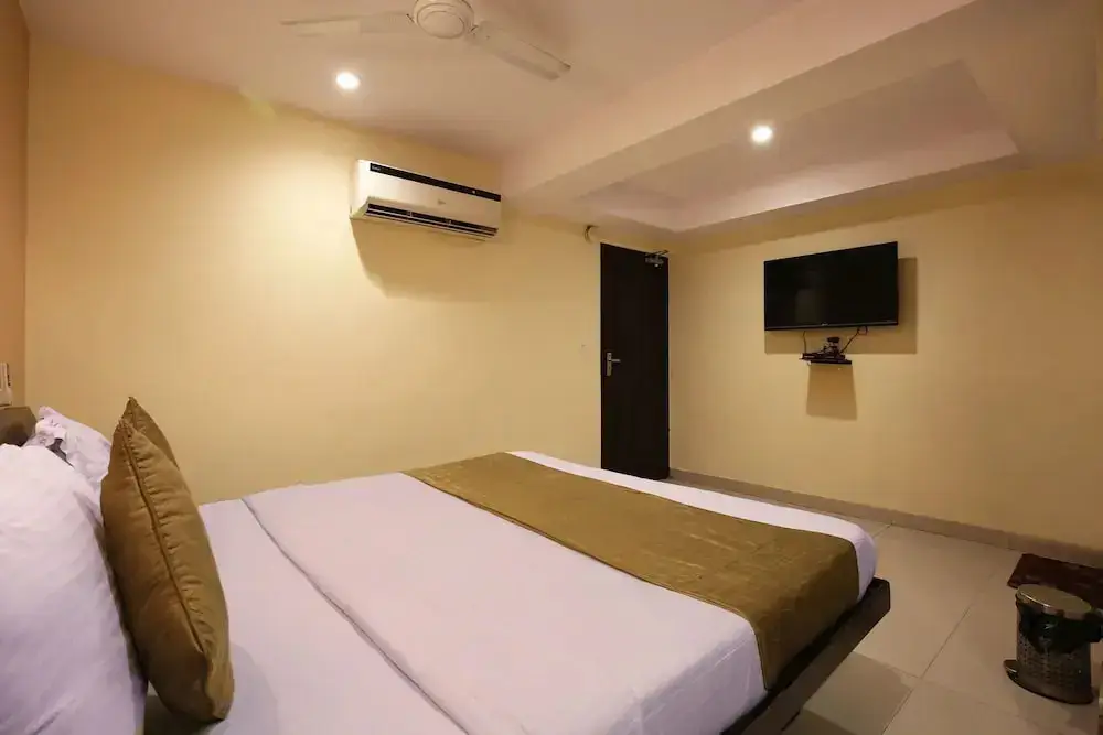 Лудхиана: OYO 2120 Hotel Silver Haze