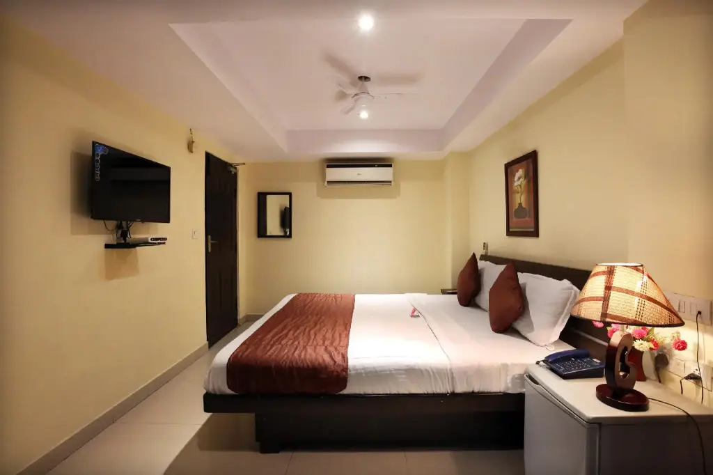 Лудхиана: OYO 2120 Hotel Silver Haze