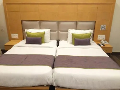Данапур: The Westend Hotel