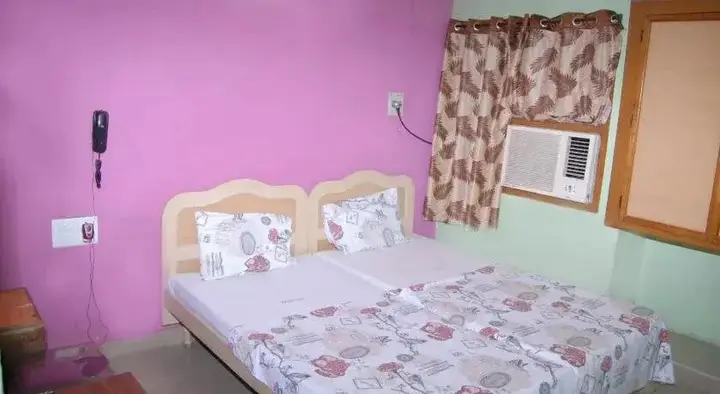 Шрикалахасти: Hotel Jayaam