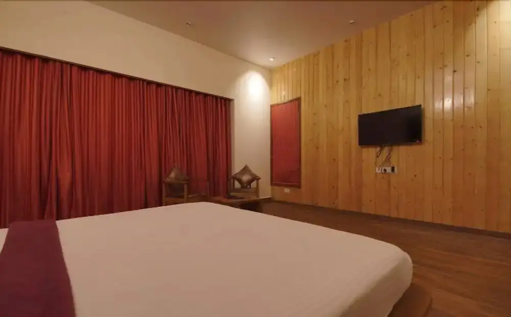 Казаули: Dippys Hotel